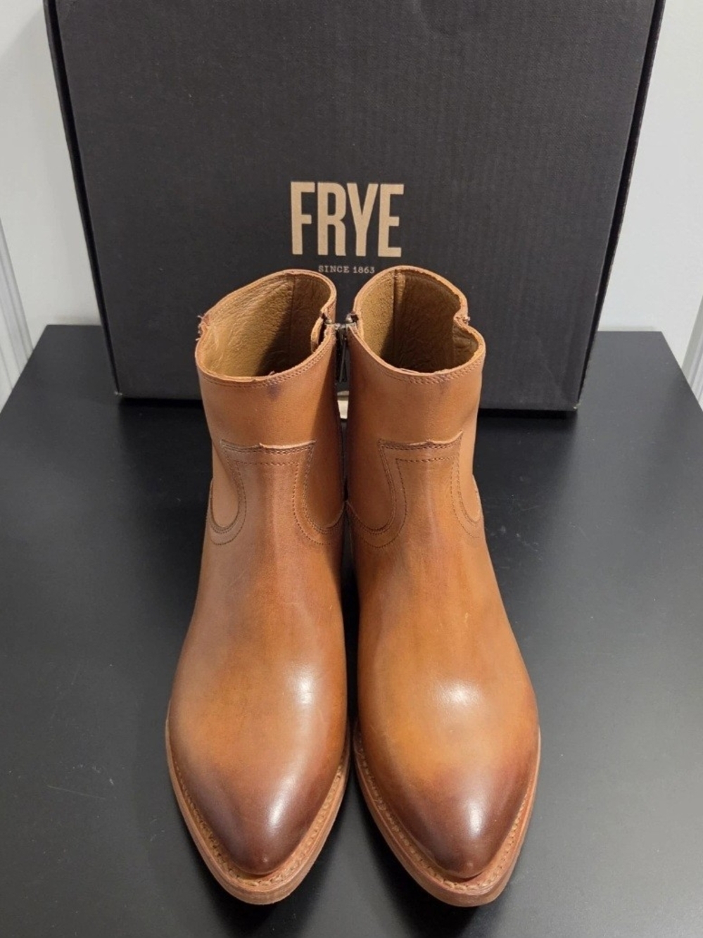 NIB Women's Frye Billy Inside Zip Booties Size 8M